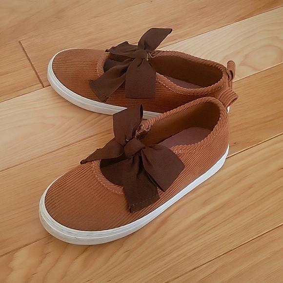 Old Navy Other - Old Navy Brown Corduroy Toddler Girls Size 10 Slip on shoes with Brown Bow